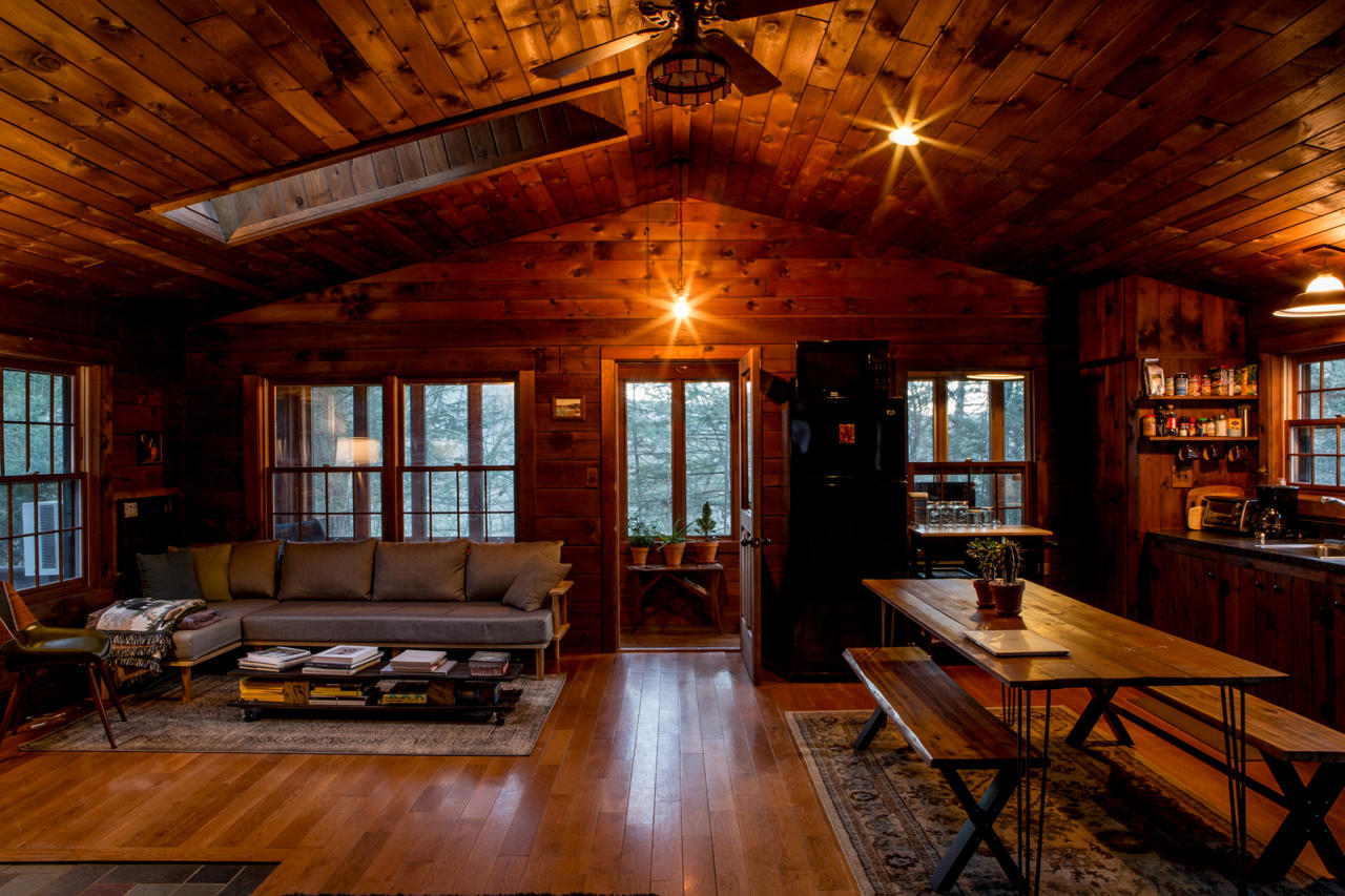 h_livingroom_cabin__bk_1088